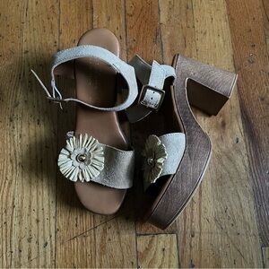 Avellini Beige Leather Floral 70's Inspired Heel Sandals Size 8